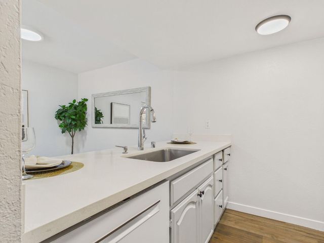 215 Red Oak Drive G, Sunnyvale, CA 94086