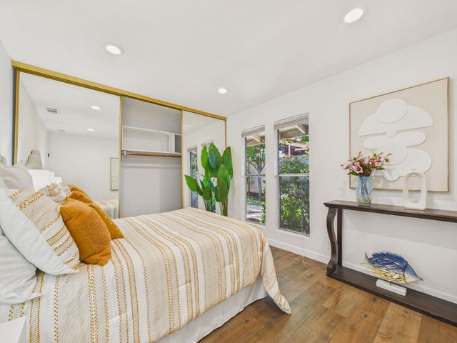 215 Red Oak Drive G, Sunnyvale, CA 94086
