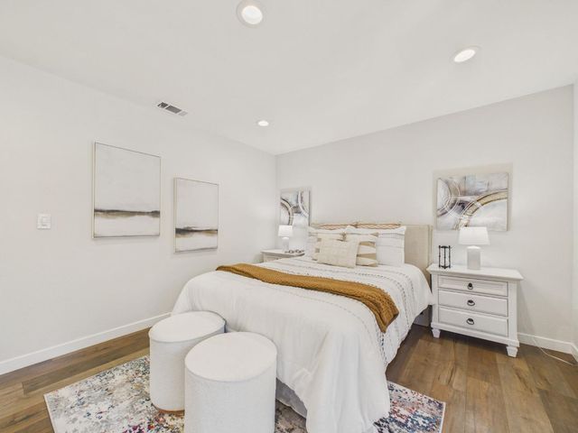 215 Red Oak Drive G, Sunnyvale, CA 94086