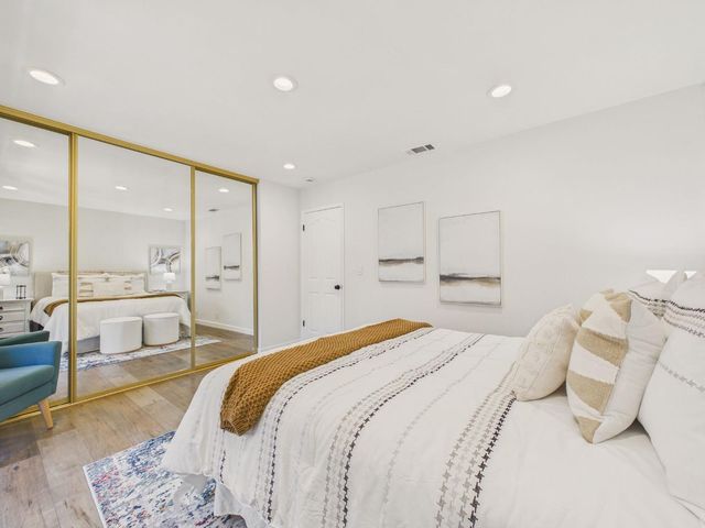 215 Red Oak Drive G, Sunnyvale, CA 94086