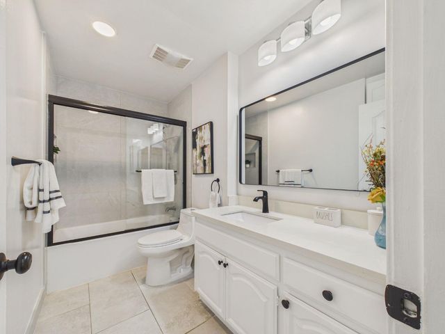 215 Red Oak Drive G, Sunnyvale, CA 94086