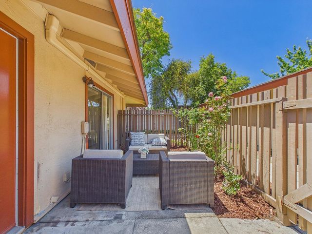 215 Red Oak Drive G, Sunnyvale, CA 94086