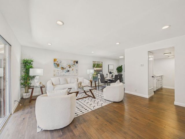 215 Red Oak Drive G, Sunnyvale, CA 94086