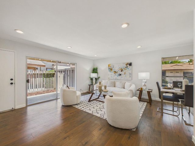215 Red Oak Drive G, Sunnyvale, CA 94086