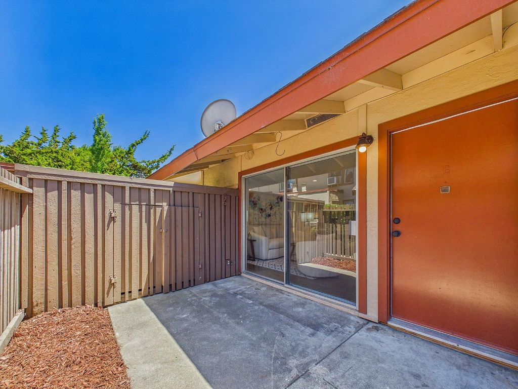 215 Red Oak Drive G, Sunnyvale, CA 94086