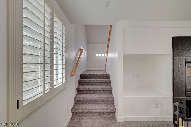 327 Hollins Hall Street, Las Vegas, NV 89145