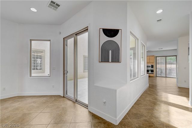 327 Hollins Hall Street, Las Vegas, NV 89145