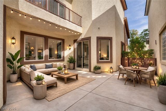 327 Hollins Hall Street, Las Vegas, NV 89145