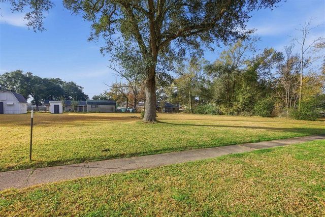 0 Oak Cliff Drive, Lake Charles, LA 70607