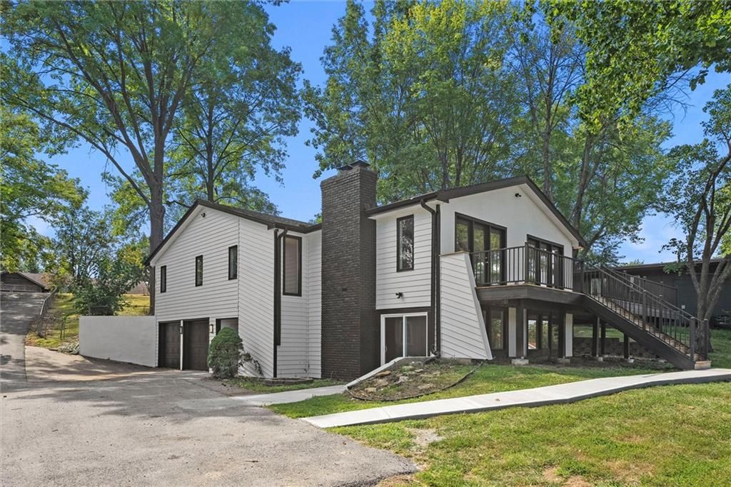 7809 NW Scenic Drive, Weatherby Lake, MO 64152