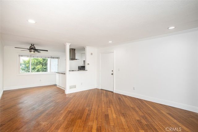 21662 Brookhurst C, Huntington Beach, CA 92646