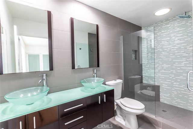 21662 Brookhurst C, Huntington Beach, CA 92646