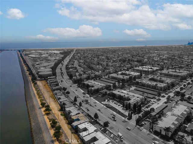 21662 Brookhurst C, Huntington Beach, CA 92646