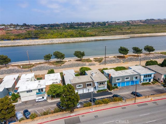 21662 Brookhurst C, Huntington Beach, CA 92646