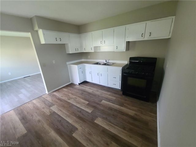 3892 E 143rd Street, Cleveland, OH 44128