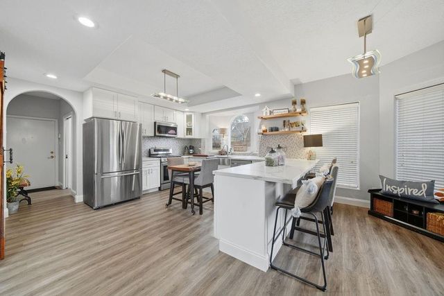 527 S Ohio Avenue, La Porte, TX 77571