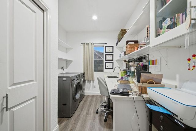 527 S Ohio Avenue, La Porte, TX 77571