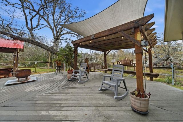 527 S Ohio Avenue, La Porte, TX 77571