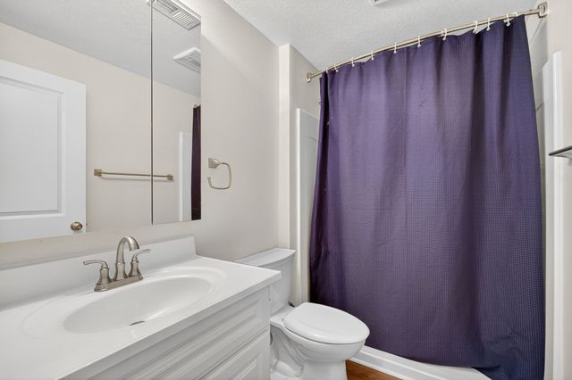 134 SE Willow Run Lane, Ankeny, IA 50021