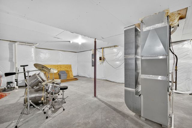 134 SE Willow Run Lane, Ankeny, IA 50021