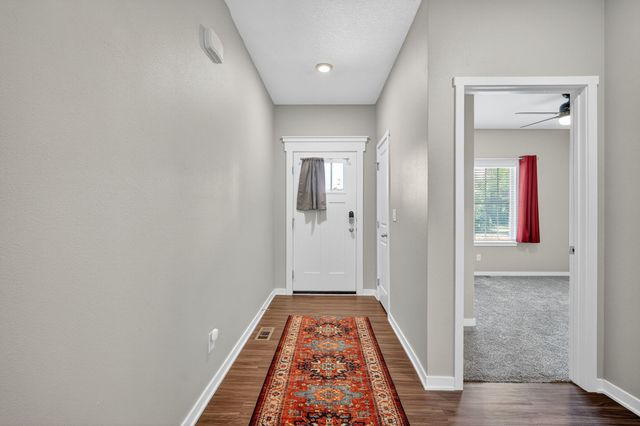 134 SE Willow Run Lane, Ankeny, IA 50021