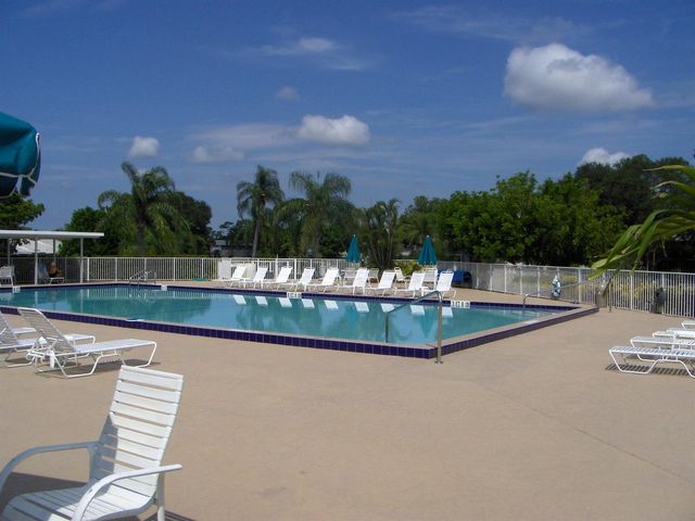 18081 SE Country Club Drive 259, Tequesta, FL 33469