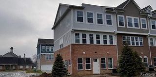 42 Kalter 25, Troy, MI 48098