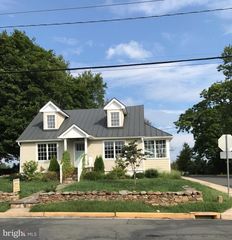 100 MARSHALL ST, Middleburg, VA 20117