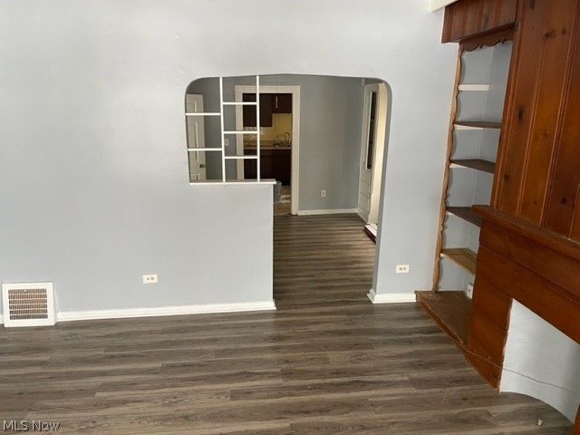 407 E 147th Street, Cleveland, OH 44110