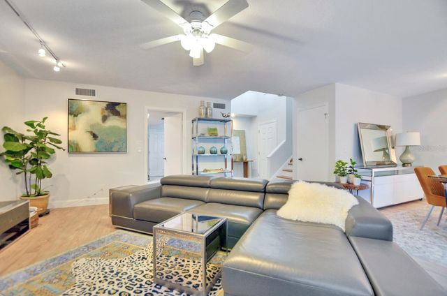2927 W GANDY BOULEVARD, Tampa, FL 33611