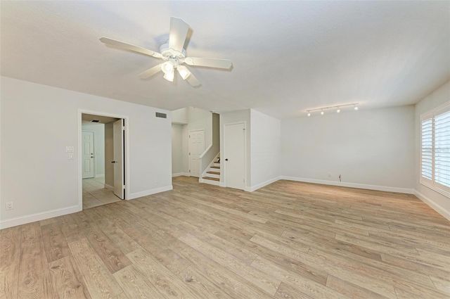 2927 W GANDY BOULEVARD, Tampa, FL 33611