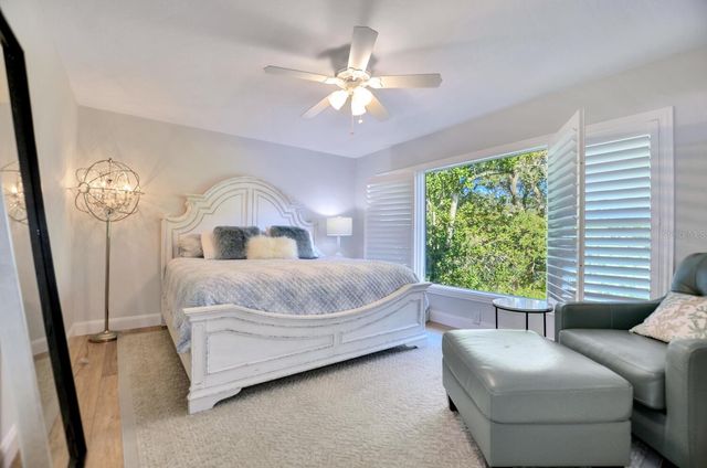 2927 W GANDY BOULEVARD, Tampa, FL 33611