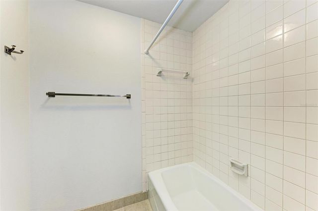 2927 W GANDY BOULEVARD, Tampa, FL 33611