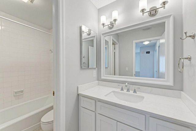 2927 W GANDY BOULEVARD, Tampa, FL 33611