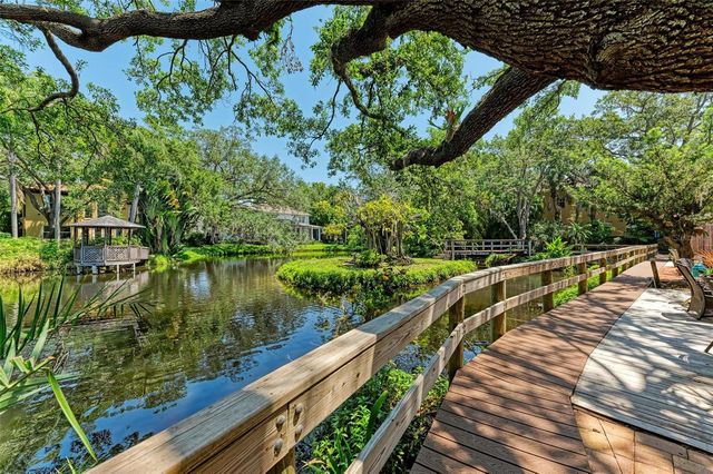 2927 W GANDY BOULEVARD, Tampa, FL 33611