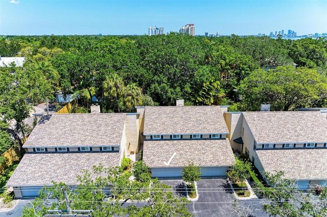 2927 W GANDY BOULEVARD, Tampa, FL 33611