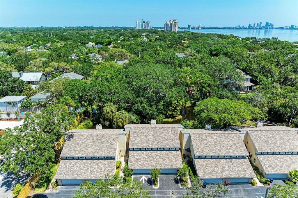 2927 W GANDY BOULEVARD, Tampa, FL 33611