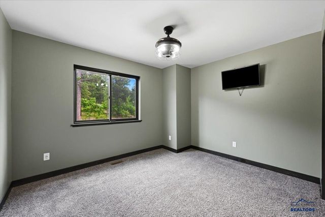 3135 AMERICAN EAGLE RD, Spearfish, SD 57783