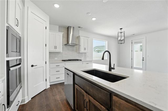 17552 Muncie Street, Gardner, KS 66030