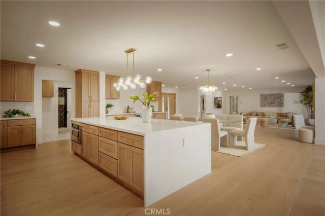 17601 McCormick Street, Encino, CA 91316