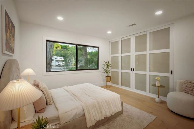 17601 McCormick Street, Encino, CA 91316