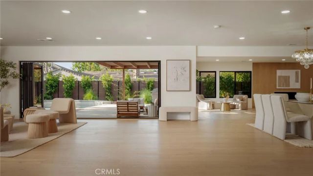 17601 McCormick Street, Encino, CA 91316