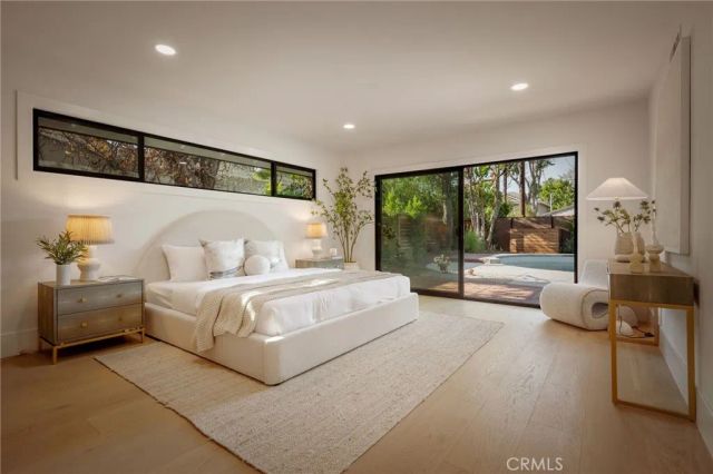 17601 McCormick Street, Encino, CA 91316