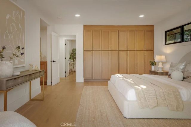 17601 McCormick Street, Encino, CA 91316