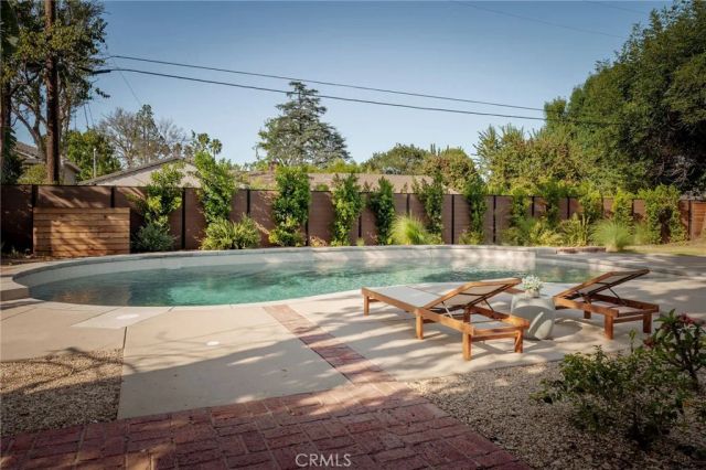 17601 McCormick Street, Encino, CA 91316
