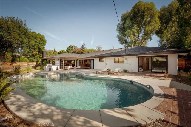 17601 McCormick Street, Encino, CA 91316