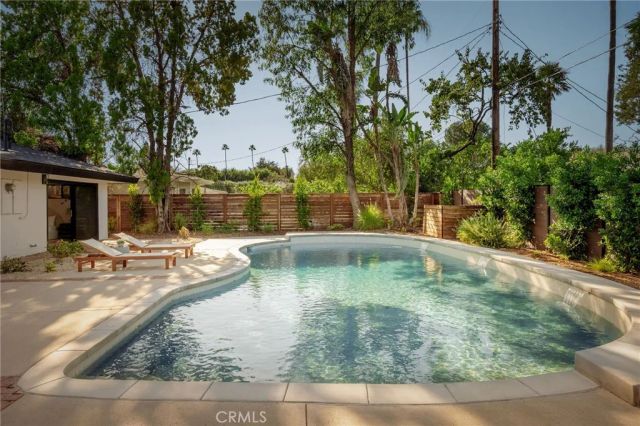 17601 McCormick Street, Encino, CA 91316
