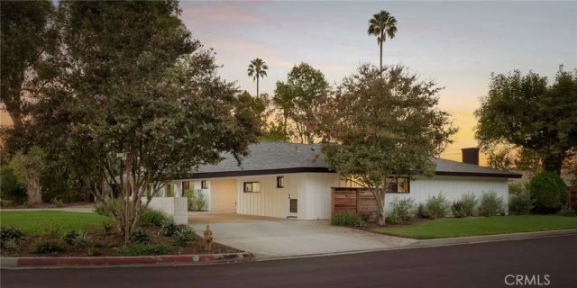 17601 McCormick Street, Encino, CA 91316