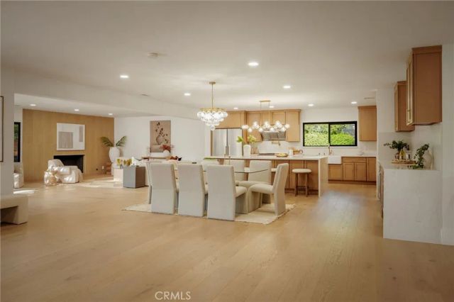 17601 McCormick Street, Encino, CA 91316