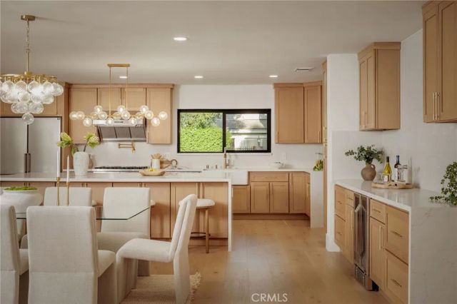 17601 McCormick Street, Encino, CA 91316